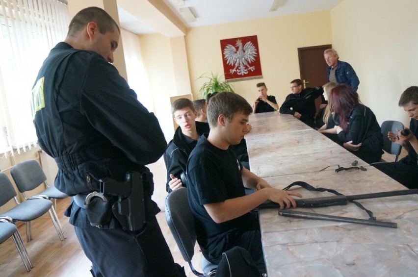 Klasa policyjna Piekary Śląskie: Odwiedzili komendę