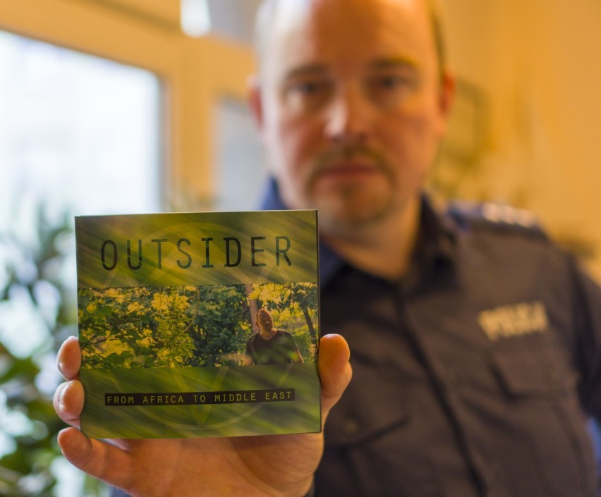 Policjant ze Szczecina wydał kolejną płytę! By pomóc podopiecznym hospicjum