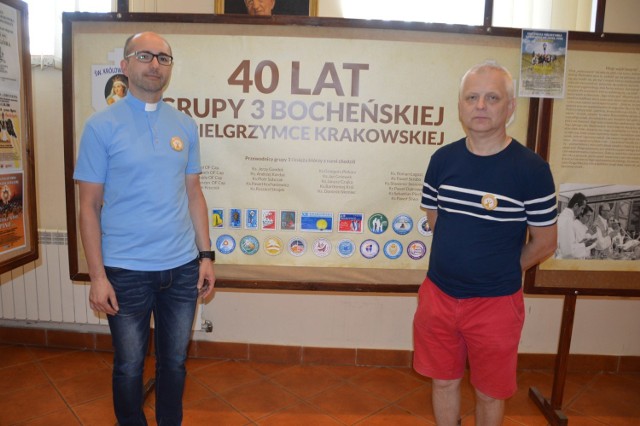 Ks. Paweł Skraba, przewodnik oraz Jarek Leśniak, organizator grupy nr 3 z Bochni na Jasną Górę