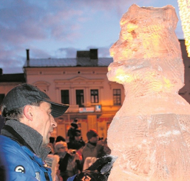 Lodowe rzeźby zachwyciły mieszkańców Kęt w ubiegłym roku