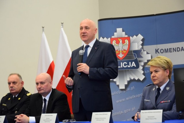 Minister Joachim Brudziński w Szkole Policji w Pile