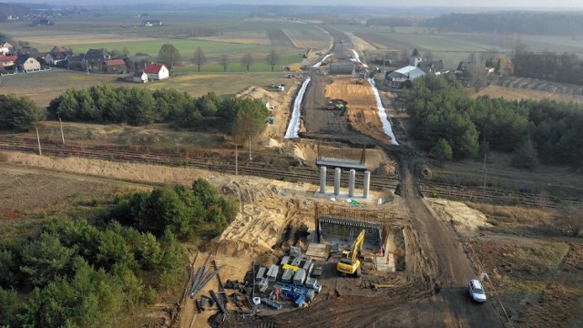 Obwodnica Kłodzka czy Myśliny, droga ekspresowa S11, drogi krajowe w województwie opolskiego - za prace budowlane na tych trasach odpowiada Generalna Dyrekcja Dróg Krajowych i Autostrad z Opola.

W październiku tego roku zakończyć ma się budowa obwodnicy Myśliny w ciągu drogi krajowej nr 46 w powiecie oleskim. Umowę na realizację robót podpisano 22 czerwca 2018 roku. W ramach prac wykonana zostanie trasa o nawierzchni bitumicznej, jednojezdniowa, z dwoma pasami ruchu (każdy w przeciwnym kierunku), jeden wiadukt i dwa przejazdy gospodarcze. Długość obwodnicy to 3,14 km.Budowa nowego odcinka drogi z dala od terenów zabudowanych, o parametrach zgodnych z obowiązującymi warunkami technicznymi, zapewni komfort ruchu tranzytowego i w znaczny sposób skróci czas podróżujących na trasie relacji Opole – Warszawa. Realizacja inwestycji umożliwi również skomunikowanie z terenami inwestycyjnymi. Koszt prac to ponad 40 mln zł.