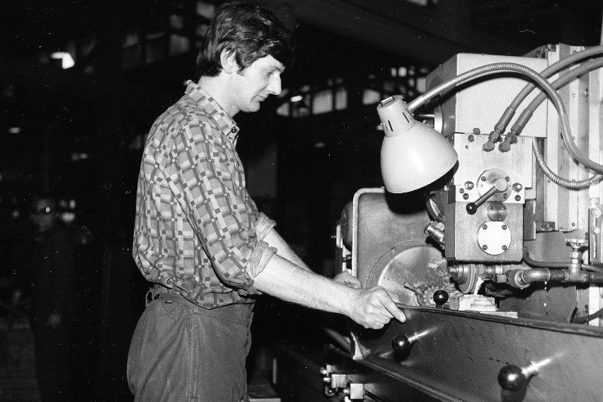 Mężczyzna podczas pracy


1974 r.