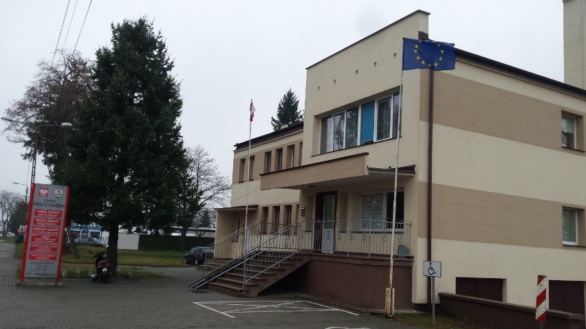 Włodarze gmin z powiatu bytowskiego nie chcą pozbywać się unijnych flag