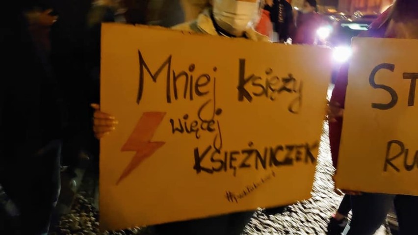 Tłumy na spacerze w Świdnicy, w środę kolejny dzień protestów kobiet!