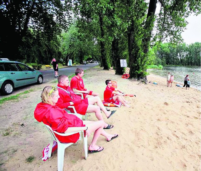 Nad sosnowieckimi Stawikami bezpieczeństwa strzegą ratownicy