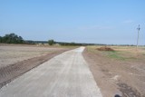 Zakończyła się modernizacja drogi gminnej w miejscowości Brudzewek. Przebudowa ułatwi mieszkańcom dojazd do gruntów rolnych
