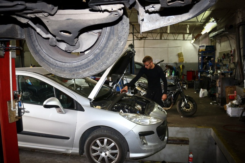 10. Maraniuk Auto Serwis 
ul. Lęborska 27 
tel. 601 772 117...