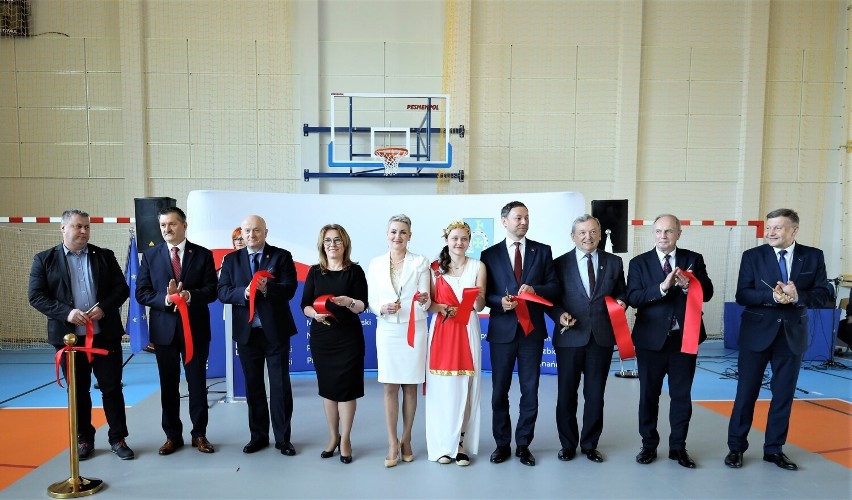 Nowoczesne Centrum Sportu i Rekreacji  za prawie 5 mln złotych powstało w gminie Leśniowice. [ZDJĘCIA]