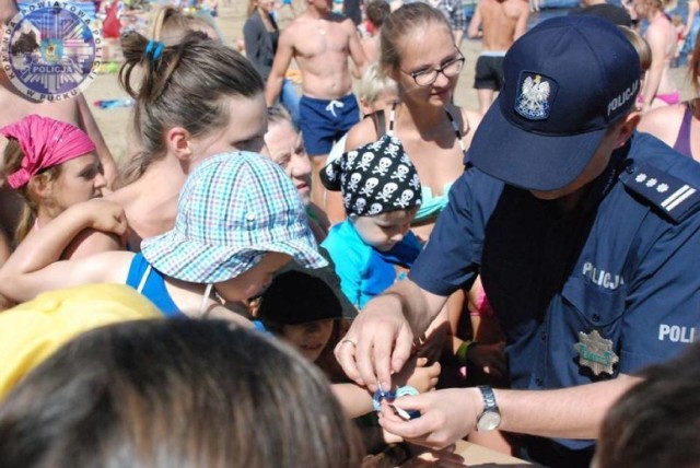 Maluch bezpieczny na plaży, Puck 2015