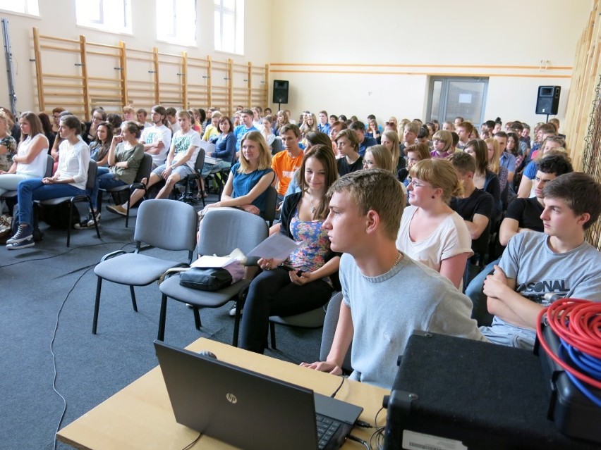 Udana debata samorządowa w Rumi w I Liceum Ogólnokształcącym im. Książąt Pomorskich [ZDJĘCIA]