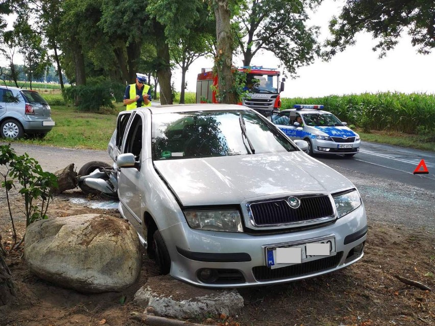 W gminie Osięciny 71-latek spowodował wypadek. Dwójka dzieci trafiła do szpitala [zdjęcia]