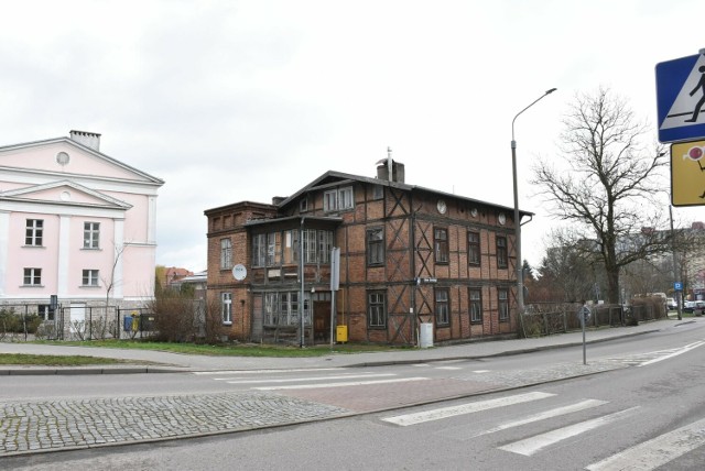 Dom przy Żeromskiego 43 figuruje w gminnej i wojewódzkiej ewidencji zabytków.