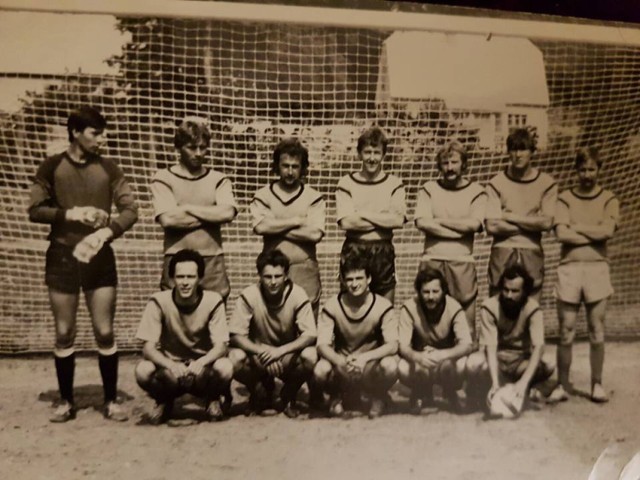 1981 rok - MKS Drwęca Golub-Dobrzyń kibicują kolejne pokolenia. Klub powstał w 1922 roku