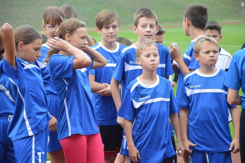 Uczniowie z całego miasta na Lekkoatletycznych Mistrzostwach Głogowa Szkół Podstawowych [FOTO]