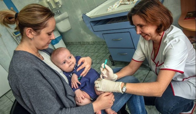 W Gorlicach rozpoczęła się akcja bezpłatnych szczepień przeciwko pneumokokom. Chętnych nie brakuje