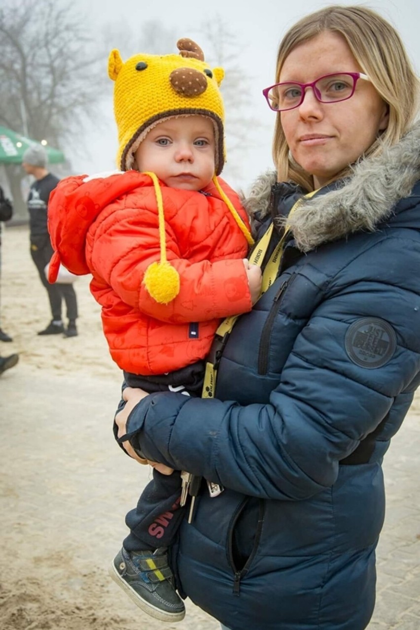 Charytatywne morsowanie dla Oskarka w Śremie. Wielkie serca...