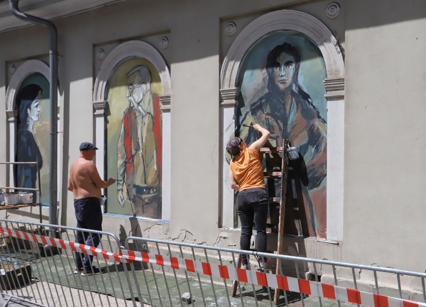 Wyjątkowe murale powstają na ścianach skrzydła Resursy Obywatelskiej w Radomiu. Zobacz zdjęcia