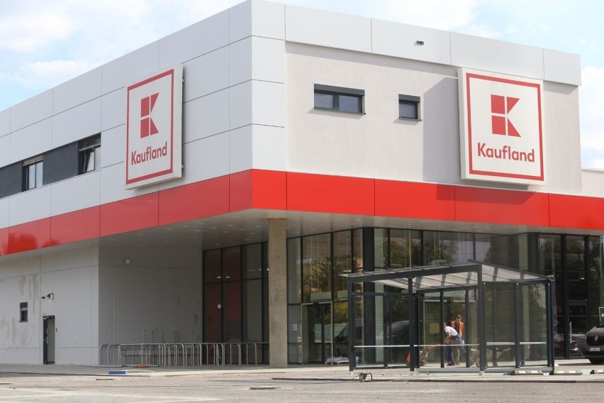Pierwszy market Kaufland w Katowicach powstał przy ul....