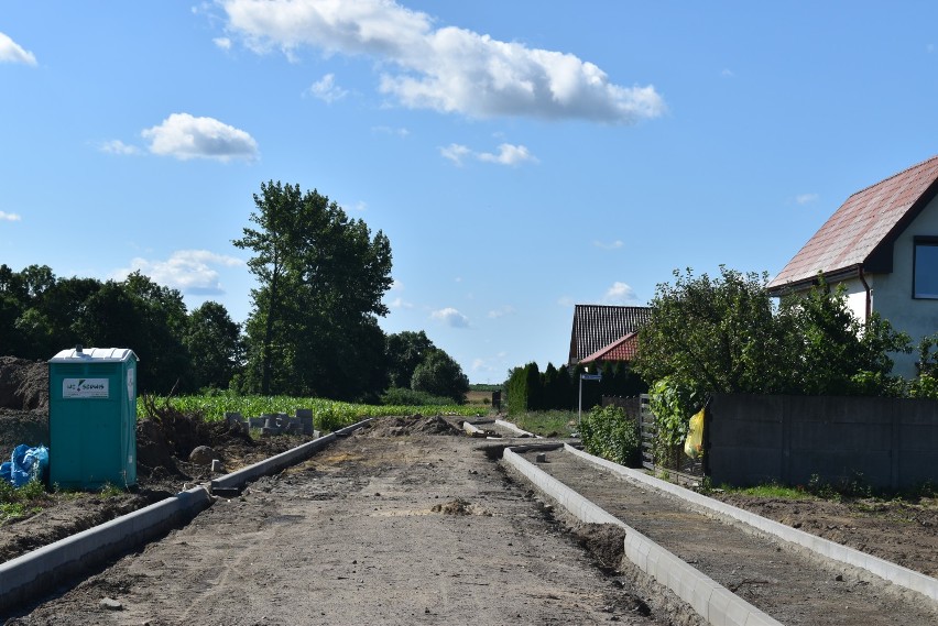 W Dobrzycy ruszyła budowa dróg gminnych na osiedlu