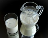 Uwaga! Mleko wycofane ze sprzedaży. Jego spożycie jest szczególnie niebezpieczne dla noworodków i kobiet w ciąży! Najnowsze ostrzeżenia GIS