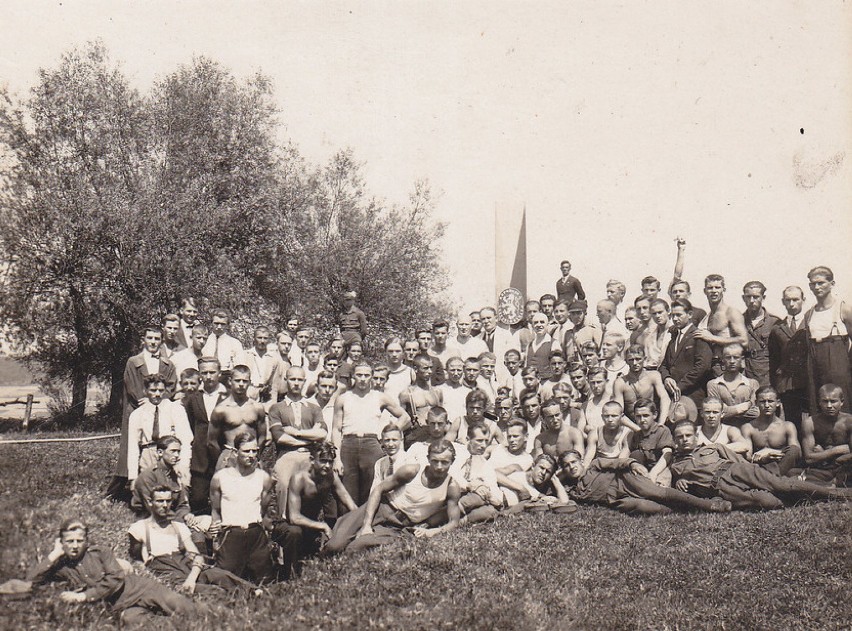 Unikalne zdjęcia sieradzkiego Sokoła z 1927 roku