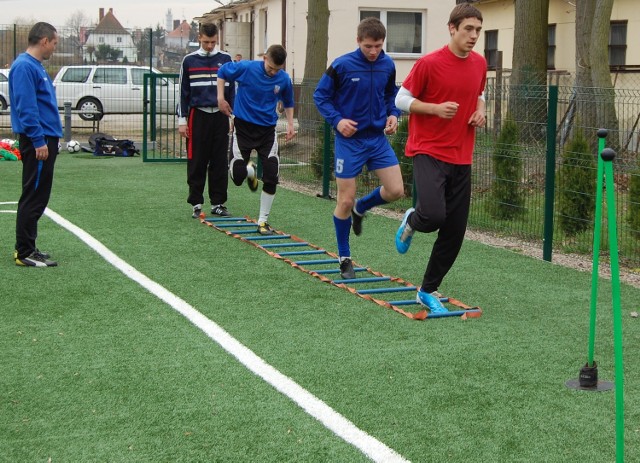 Przy Zespole Szkół Ponadgimnazjalnych nr 4 działa już Akademia Piłkarska. W przyszłym roku futbolistów ma szkolić też Szkoła Mistrzostwa Sportowego.