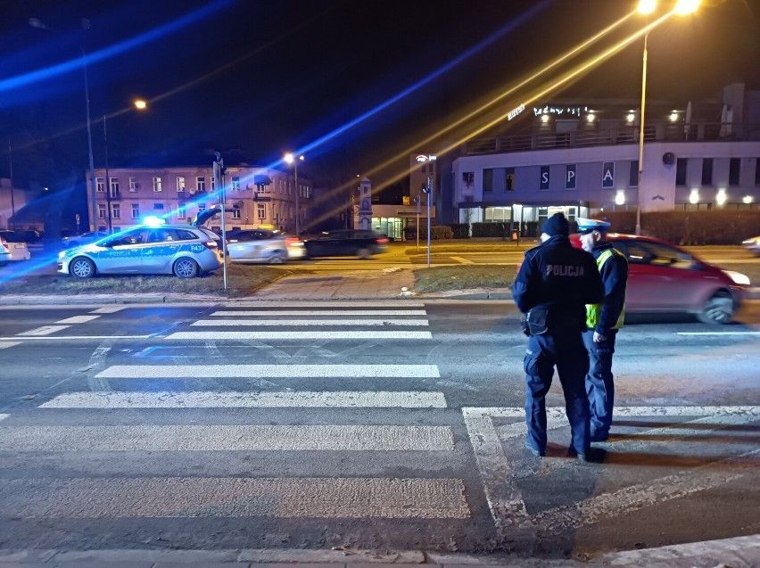 Wypadek w Piotrkowie na Piłsudskiego. Dziecko potrącone na...