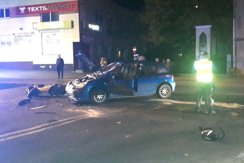 Wypadek z udziałem peugeota i motoroweru oraz dwa potrącenia pieszych w Lipnie [zdjęcia]