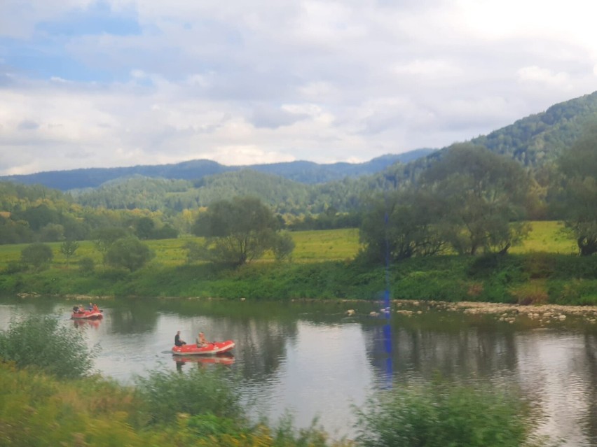 Rafting to spływ rzeczny, do której używa się tratw, łodzi,...