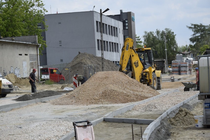 Trwają prace przy budowie nowej ulicy w Skierniewicach,...