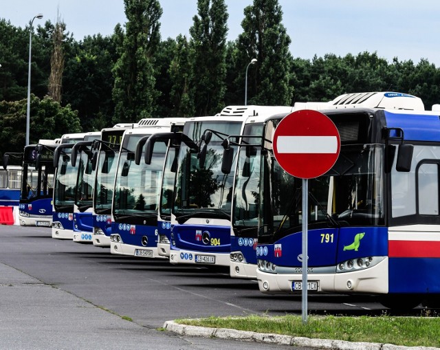 Ponad 31,5 mln złotych nie zapłacił Miejskim Zakładom Komunikacyjnym Zarząd Dróg Miejskich i Komunikacji Publicznej w Bydgoszczy za lata 2017-1019 - wynika z raportu Najwyższej Izby Kontroli. Z kolei MZK... nie starały się sądownie wyegzekwować tej kwoty.