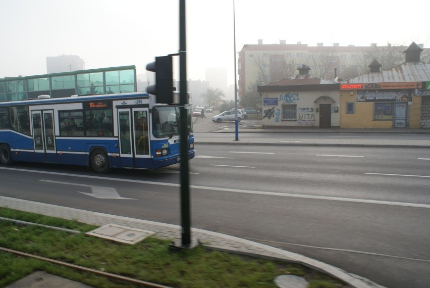 Widok z okna pierwszego tramwaju jadącego do Terminalu...
