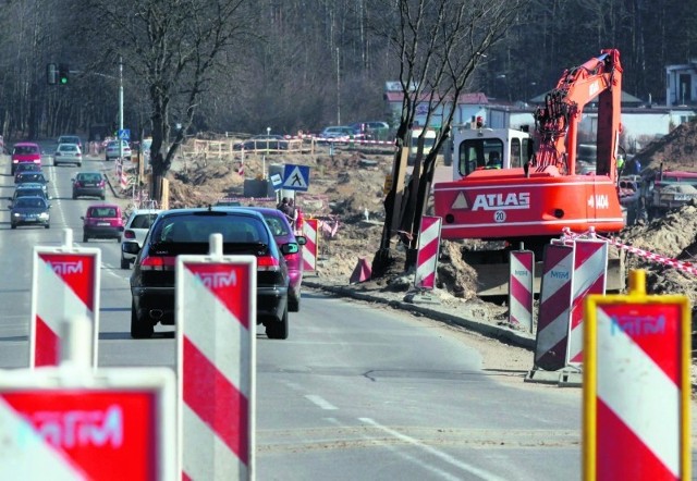 Na ul. Chwarznieńskiej już rozpoczęły się wiosenne prace.