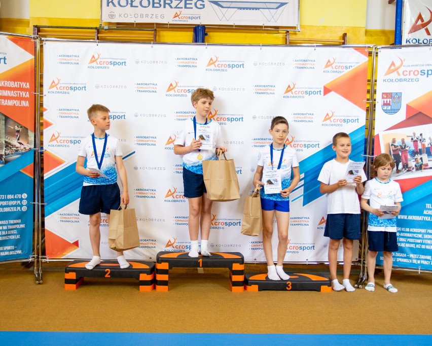 Szczecineccy akrobaci na zawodach w Kołobrzegu