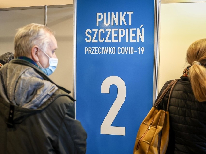 25.01.2021 gdansk.  punkt szczepien copernicus przeciwko...