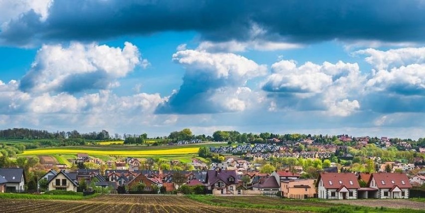 10. Zielonki, 4283,40 zł dochodu na osobę, 98. miejsce w...