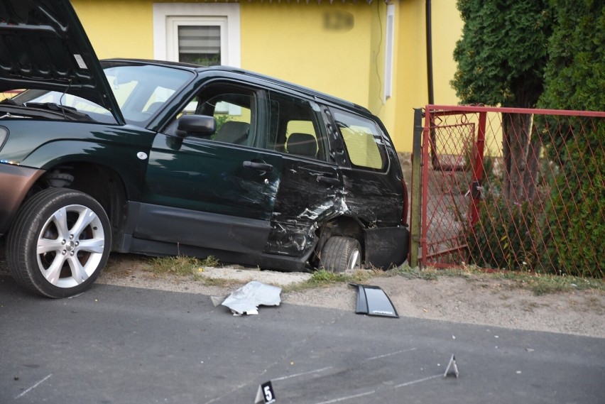 Wypadek w Wyszatycach koło Przemyśla. W zderzeniu trzech samochodów ranne zostały dwie osoby [ZDJĘCIA]