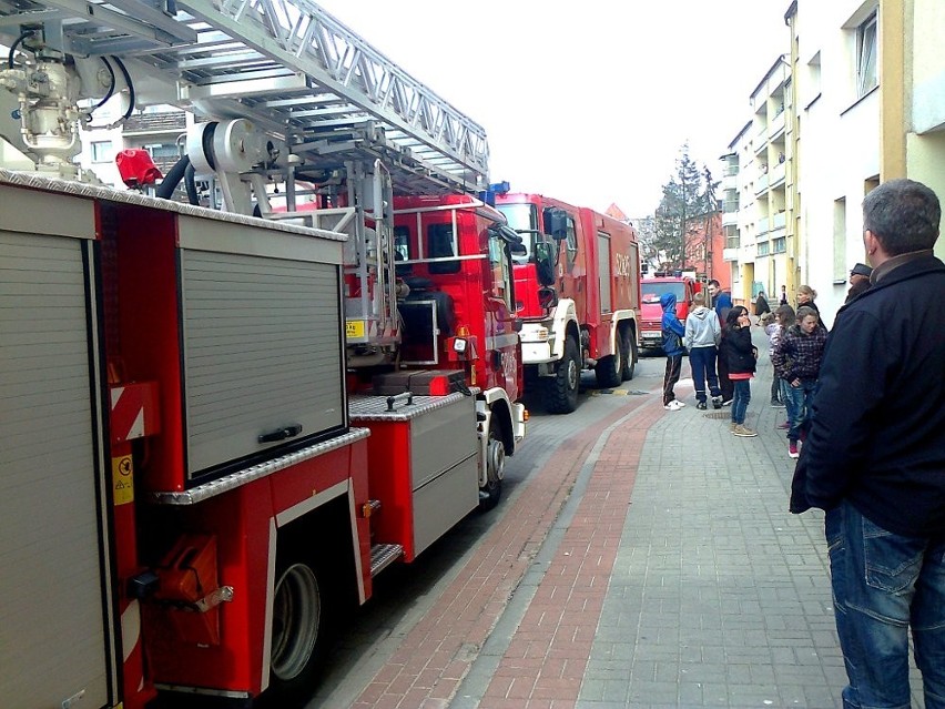 Pożar Sławno. Ogień w mieszkaniu na ul. Jedności Narodowej w Sławnie