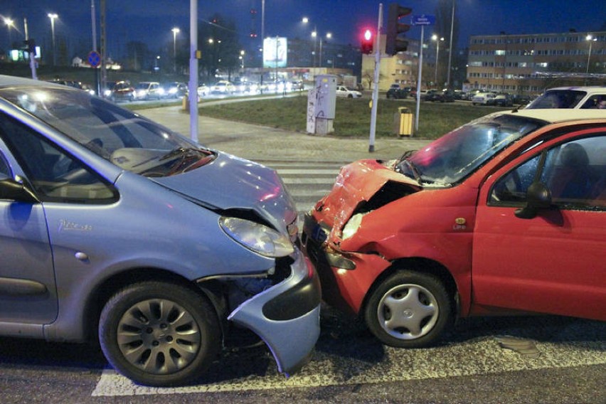 Wypadek przy dworcu Łódź Żabieniec. Sprawcą pijany kierowca [ZDJĘCIA]