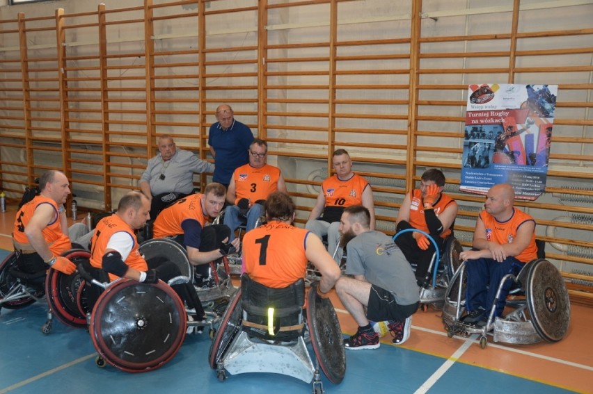 Turniej rugby na wózkach w hali Lechii w Tomaszowie Maz.