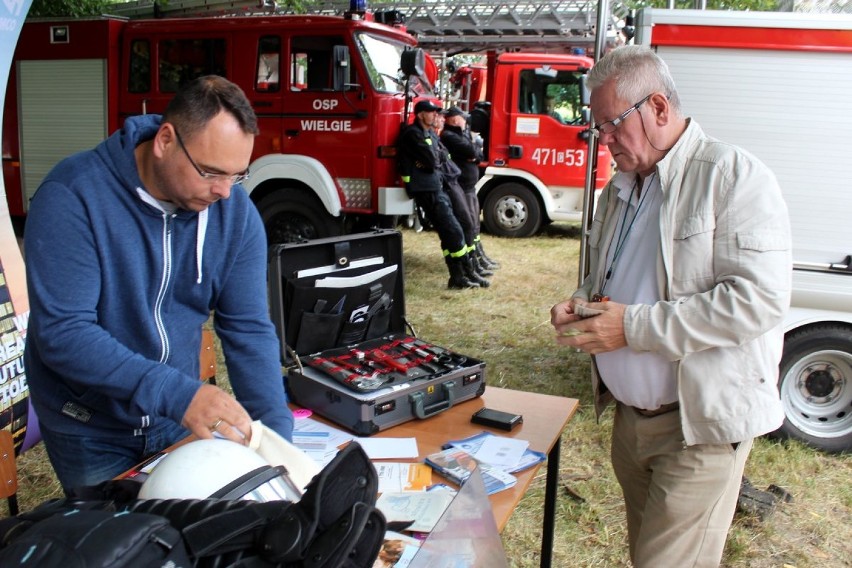 Festyn myśliwski w Zakrzewie z udziałem policjantów z Lipna i Dobrzynia [zdjęcia]