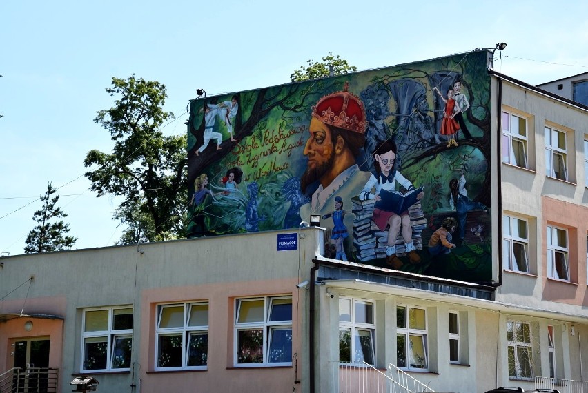 Mural na budynku Szkoły Podstawowej im. Króla Zygmunta...