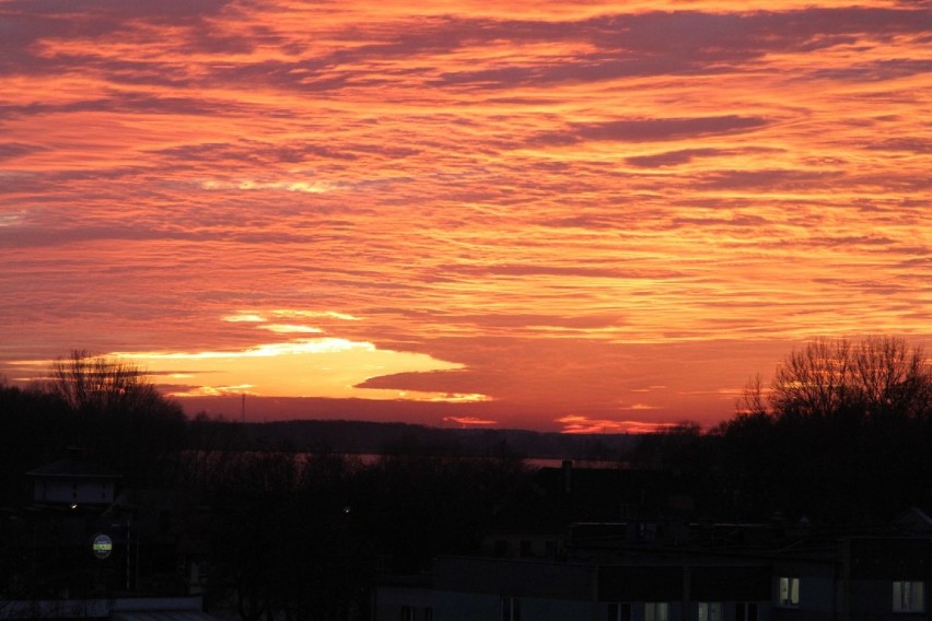 Mieszkańcy Wolsztyna mogli podziwiać dziś niesamowity zachód słońca