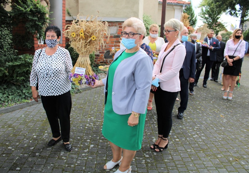 Mieszkańcy i mieszkanki gminy Ostroróg dziękowali za plony [ZDJĘCIA]