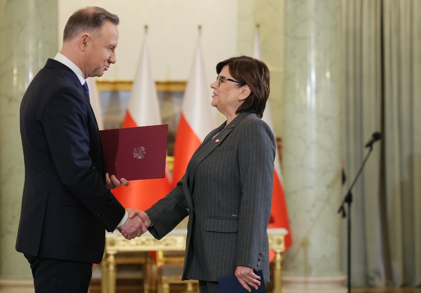 Nowa minister zdrowia. Izabela Leszczyna już zaprzysiężona. Kim jest szefowa resortu zdrowia z Częstochowy?