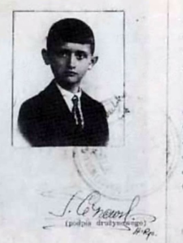 Wojciech Jaruzelski. Zdjęcie z książeczki harcerskiej z 1936 roku.