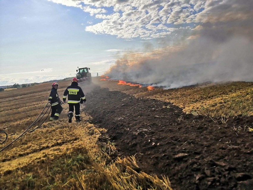 Pożar ścierniska w okolicach Brudzewa (gmina Puck) 13.08.2019