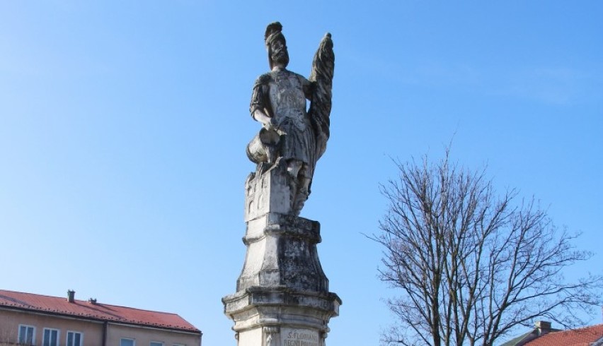 Figura św. Floriana z 1731 roku, stojąca na brzeskim Rynku,...