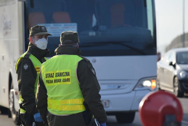 Straż graniczna wprowadziła kontrole na granicach Polski. Wkrótce zamknięcie.


Zobacz kolejne zdjęcia. Przesuwaj zdjęcia w prawo - naciśnij strzałkę lub przycisk NASTĘPNE